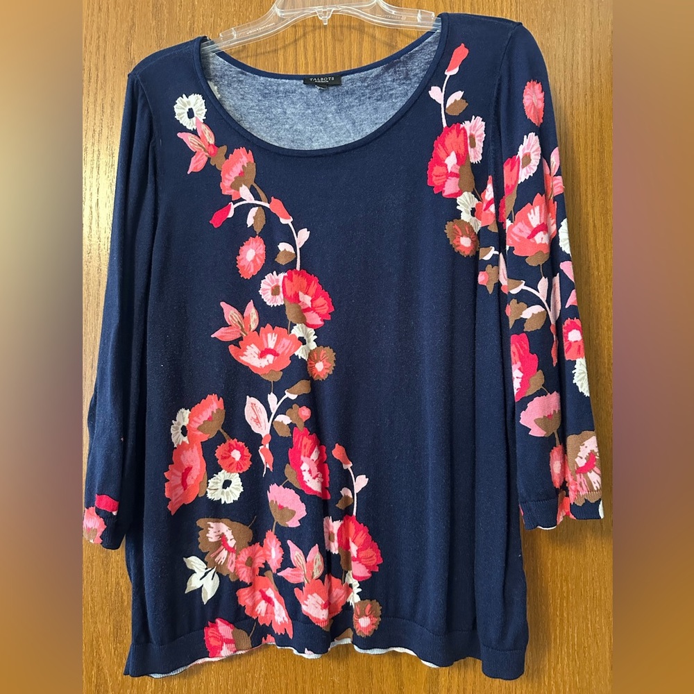 Talbots Navy Floral 3/4 sleeve Lightweight Ladies Sweater. 2x and fit like 1x.